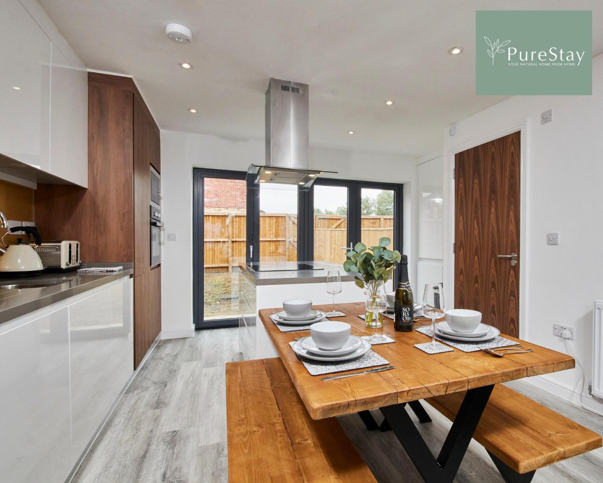Stunning 5 Bed Manchester House With Parking By Purestay Short Lets & Serviced Accommodation Екстериор снимка
