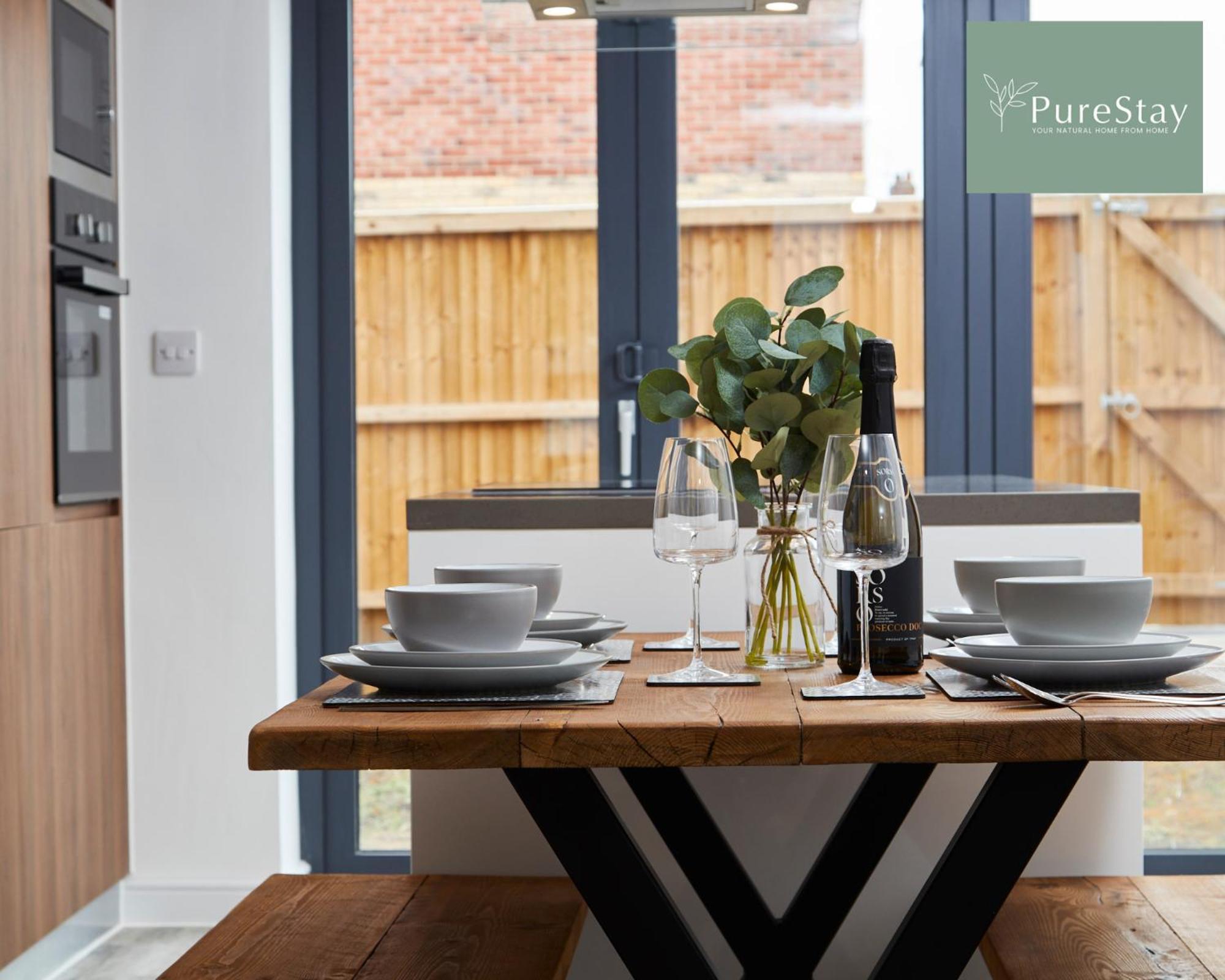 Stunning 5 Bed Manchester House With Parking By Purestay Short Lets & Serviced Accommodation Екстериор снимка