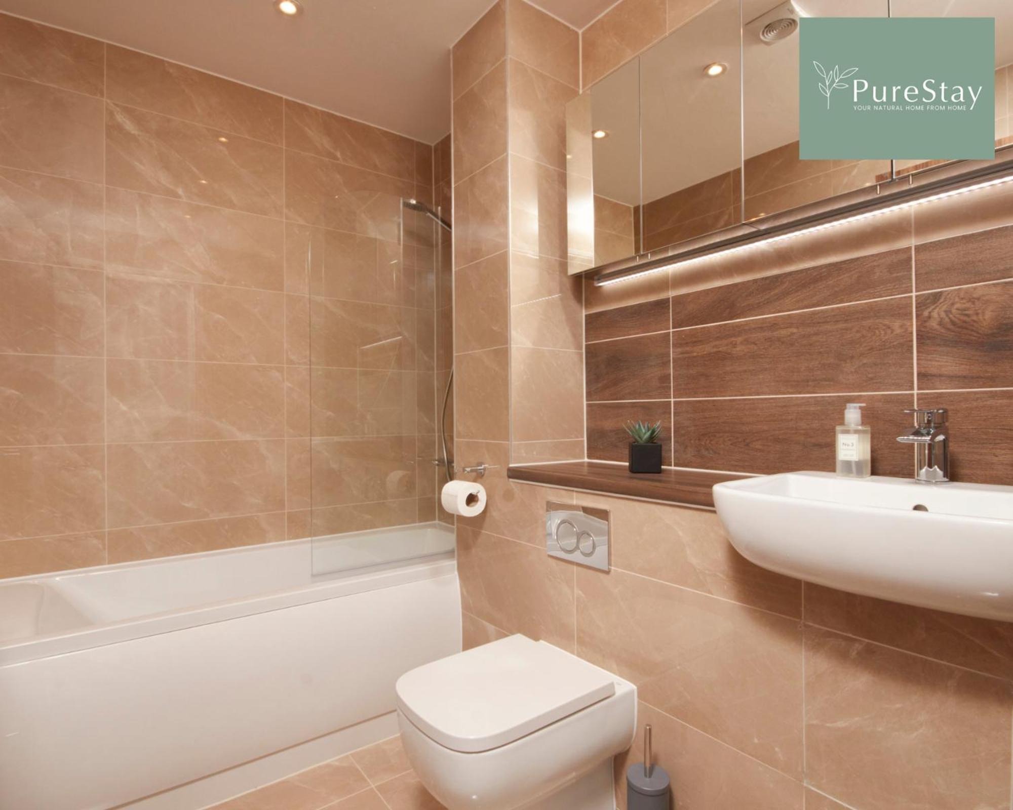 Stunning 5 Bed Manchester House With Parking By Purestay Short Lets & Serviced Accommodation Екстериор снимка